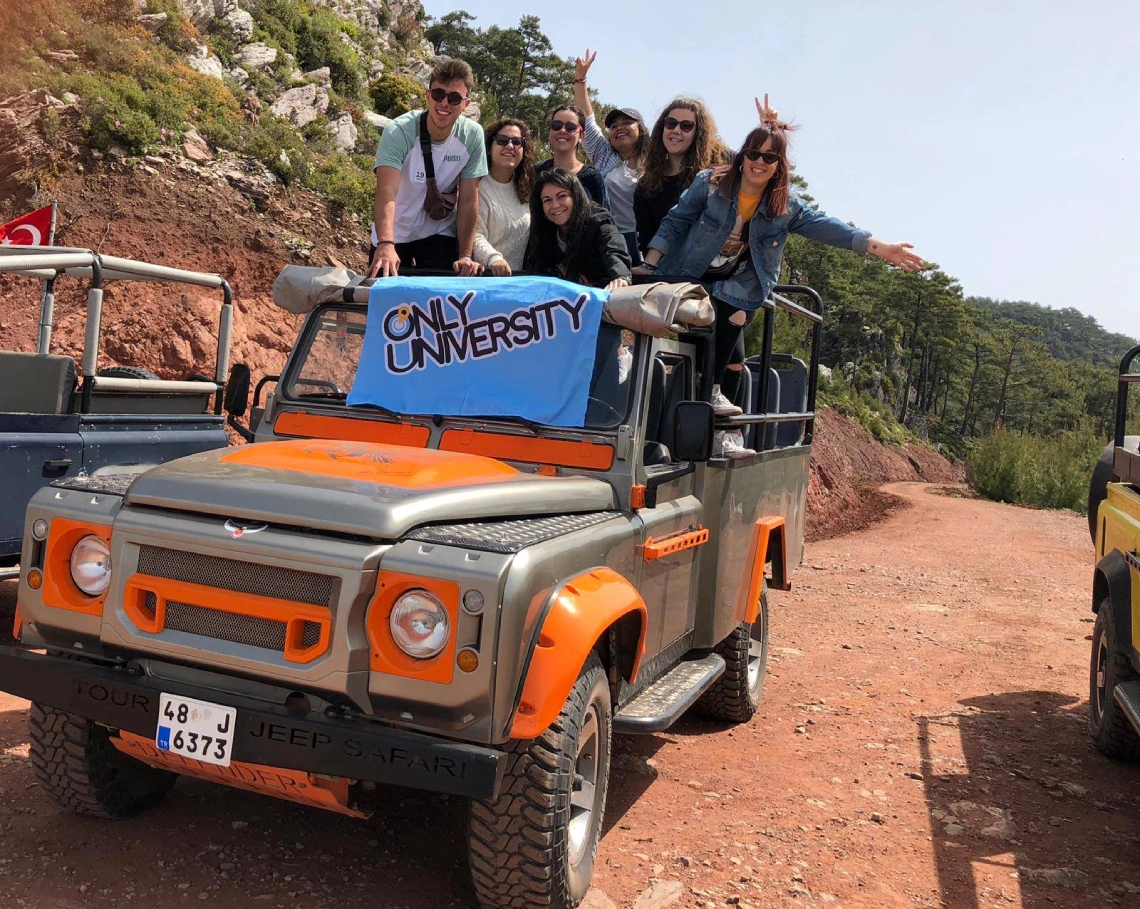 Viaje de fin de carrera con Only University