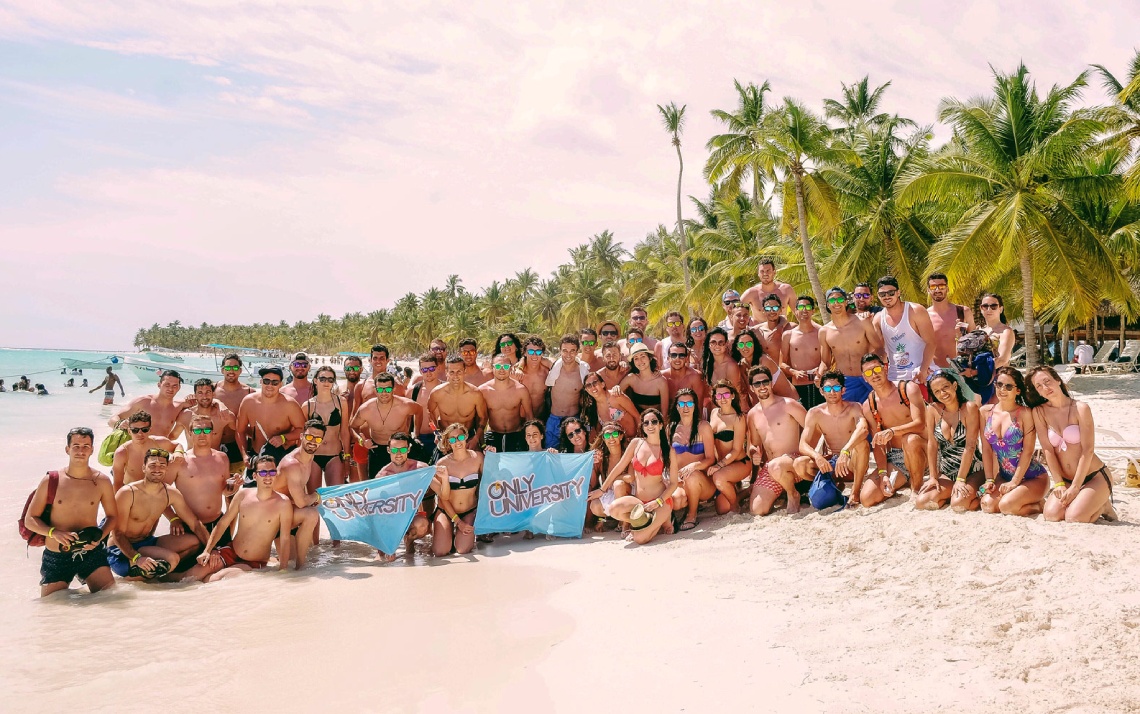 Estudiantes disfrutando del viaje
